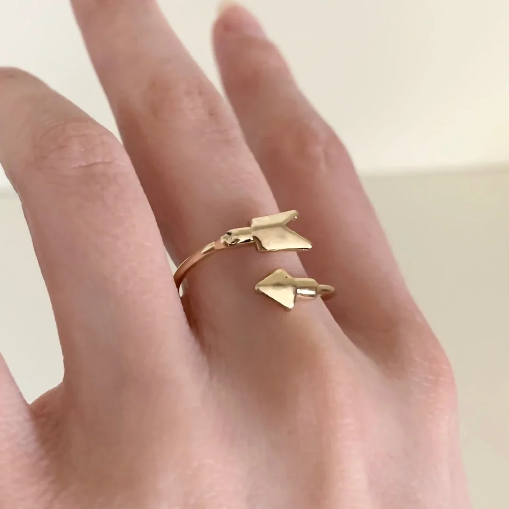 NWOT arrow wrap ring